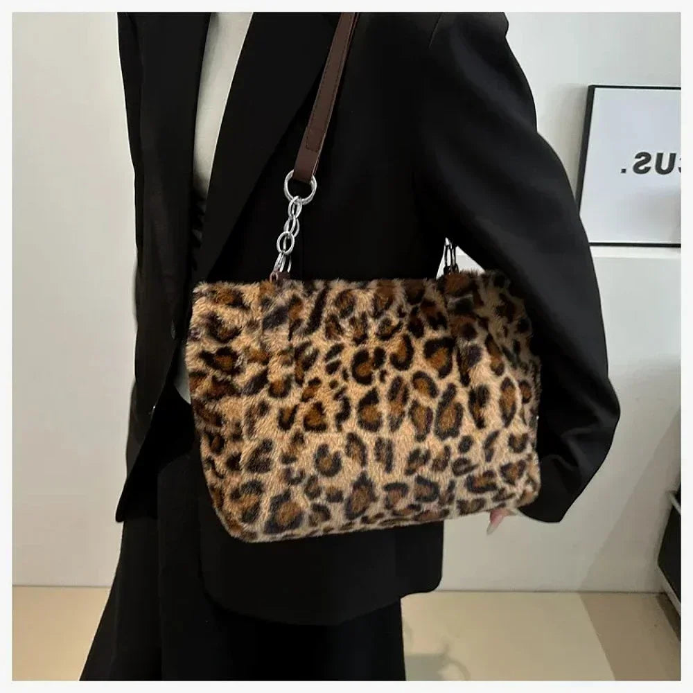 Winter Fashion Leopard Print Plush Women's Bags Are Versatile Casual Trendy Premium Texture Large Capacity Shoulder Handbag